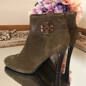 Tory Burch olive suede ankle boots sz 7